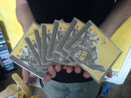 Les cds sont arrivés! Les cds sont arrivés!